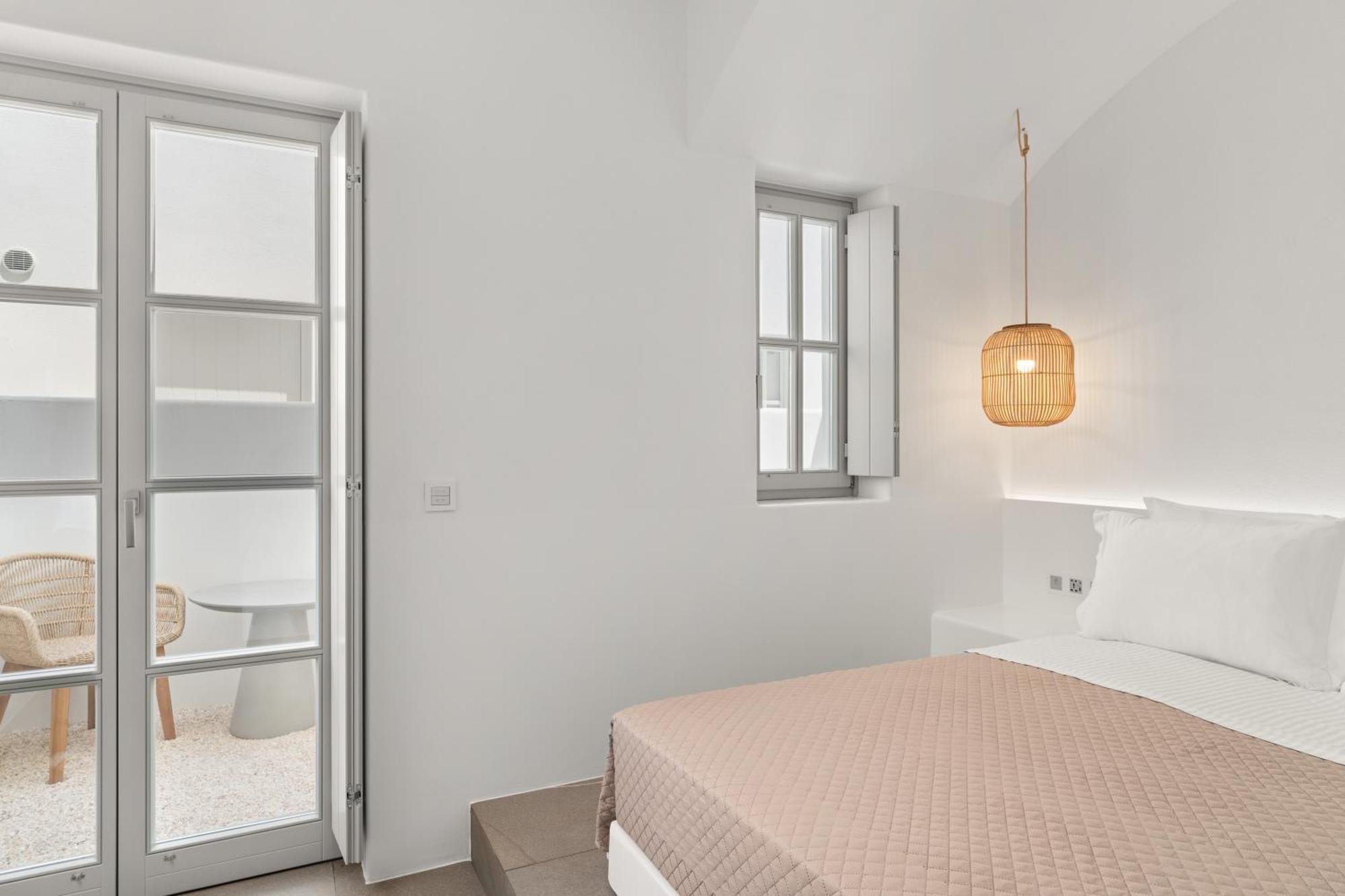 Mr & Mrs White Paros Suites & More Naousa Rum bild